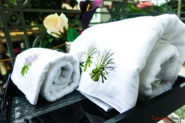 Embroidered towel - Big size 70x120cm - flower bunch